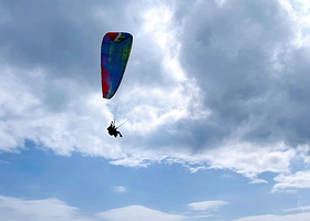 福州优翼飞行东张滑翔基地一日游【滑翔伞体验/全程摄影/专业教练/极限运动】