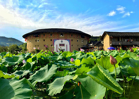 厦门市区+土楼2日1晚游南普陀+胡里山炮台+曾厝垵+云水谣土楼纯玩2日游