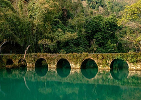 黄果树瀑布+天星桥景区+陡坡塘瀑布+荔波小七孔景区+西江千户苗寨三日游【纯玩+夜宿苗寨 天星桥+陡坡塘】