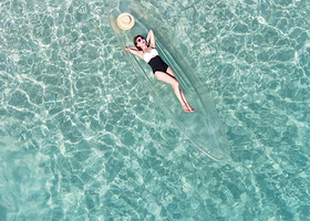 万宁石梅湾加井岛一日游【浮潜+玻璃船+香蕉船+摩托艇+午餐可选6-10人团帆船游艇出海赠泳池滑梯】