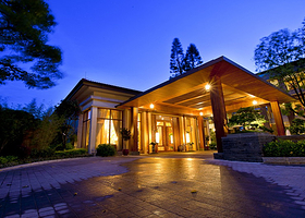 【酒店套餐】中山温泉宾馆2天1晚 2大1小早餐+无限次温泉+亲亲鱼疗+无限次欢乐水世界