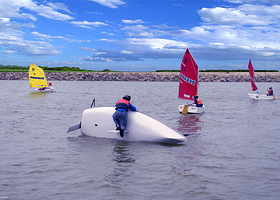 君领游艇俱乐部