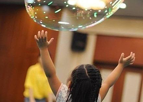 阿尔法泡泡体验馆（卜蜂莲花店）