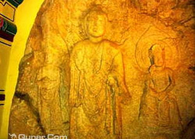 瑞山磨崖三尊佛像