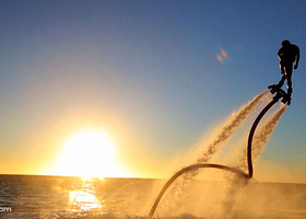 亚龙湾骑乐世界海上运动中心