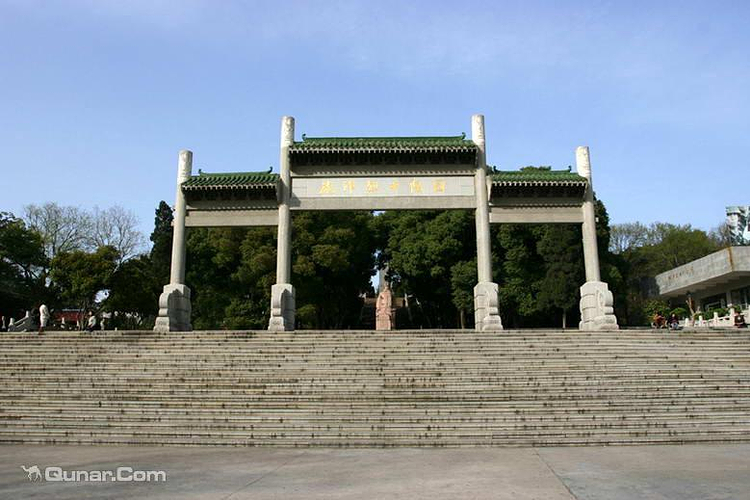 施洋烈士陵园旅游