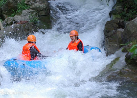 九马画山峡谷漂流