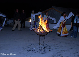 九寨人家烤羊晚会