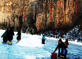 黄椅山冰雪嘉年华