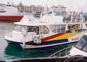 那霸大型水中观光船