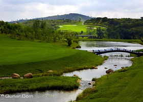 烟台中粮君顶酒庄高尔夫俱乐部