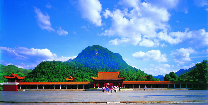 1/28九嶷山观茂盛林木赏文物古迹位      置:永州市宁远县九嶷山瑶族