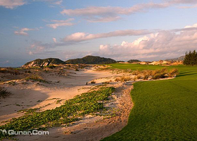 东方（烟台）养马岛高尔夫俱乐部