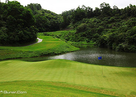 深圳九龙山绿色基地高尔夫球会