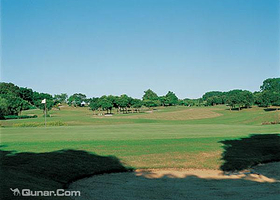 东方(青岛)高尔夫俱乐部