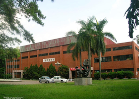 番禺英东体育馆