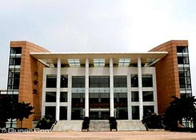 广东外语外贸大学大会堂