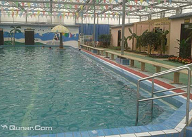 腊山根聚地游泳馆