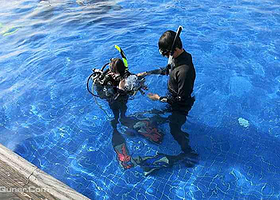 海思蓝潜水中心