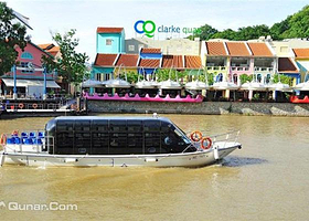 新加坡喷泡探险船