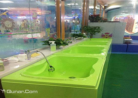 全家宝贝婴幼儿游泳生活馆