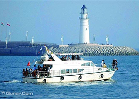青岛平安码头观光船
