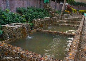 龙山温泉度假村