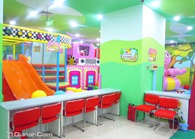 童话雨婴幼儿游泳馆