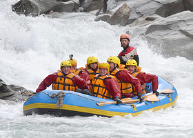 卡瓦劳河激浪漂流