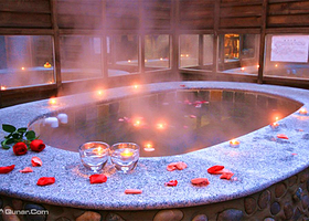 天鹅湖温泉度假村