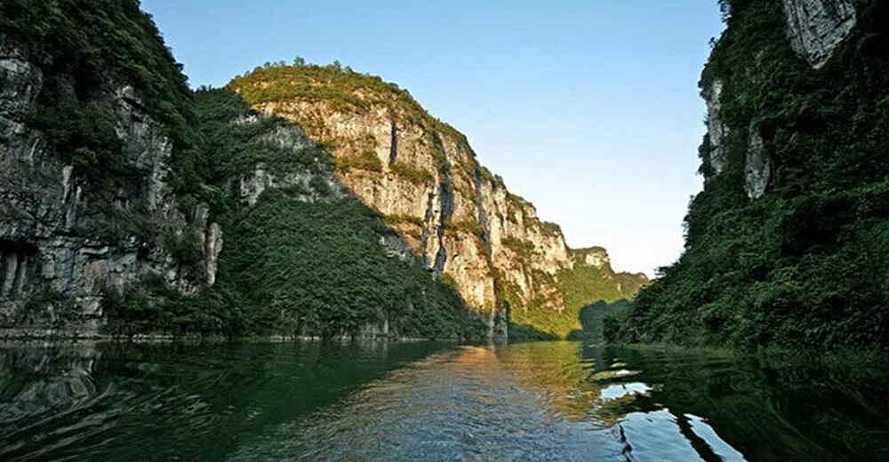 包含景点: 西江千户苗寨 美丽西江大型情景演出 贵州黔东南旅游直通车