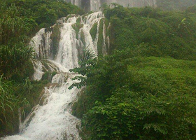 三叠岭瀑布