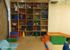 贝贝赞早教中心