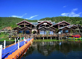 拉市海美泉在水一方农庄