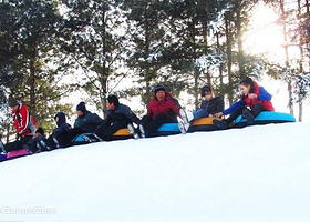 八面通信飞滑雪场