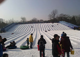 河北沧州东奥冰雪乐园