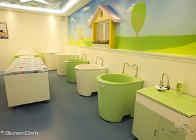 小飞侠婴幼儿游泳馆白云万达直营店