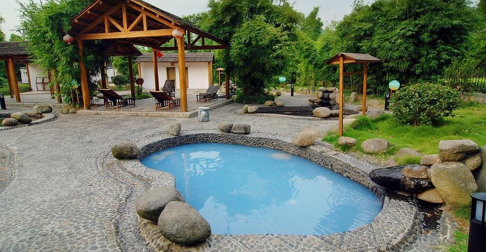 五星冠景温泉高级双人/大床1间 双人温泉门票 双人早餐套餐