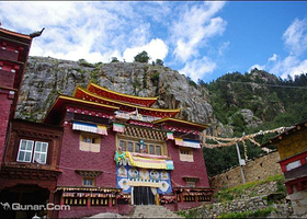 奔波寺（蚌普寺）