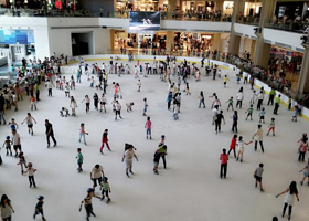冰纷万象滑冰场