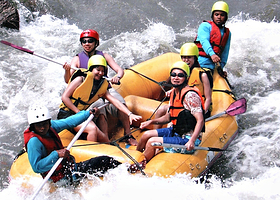 十八水景区漂流