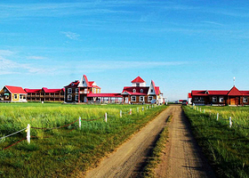 胡列也吐度假村