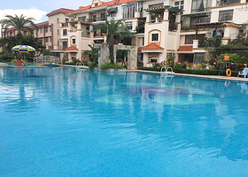 春江花园游泳池