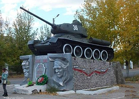 英雄T-34坦克广场