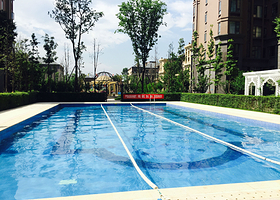 心怡中丝园游泳池