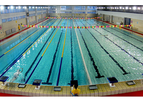 彩虹城游泳馆
