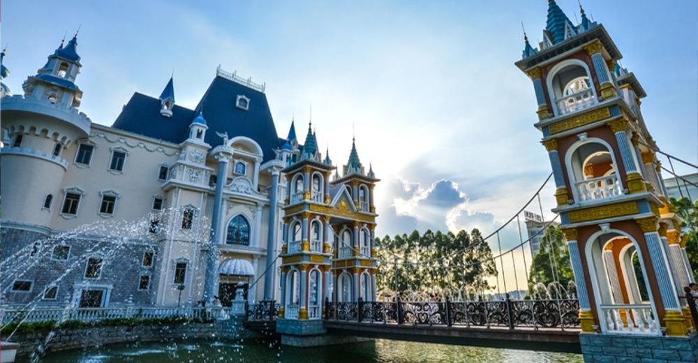 【夜场】龙凤山庄观光 玻璃鹊桥成人票(含灯光秀,水幕电影等)