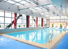 建业森林半岛恒温游泳馆