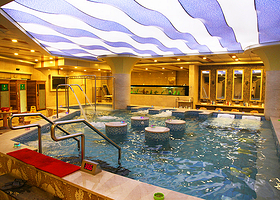 乐福泉水疗假日酒店