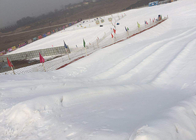 三连庄园冰雪嘉年华